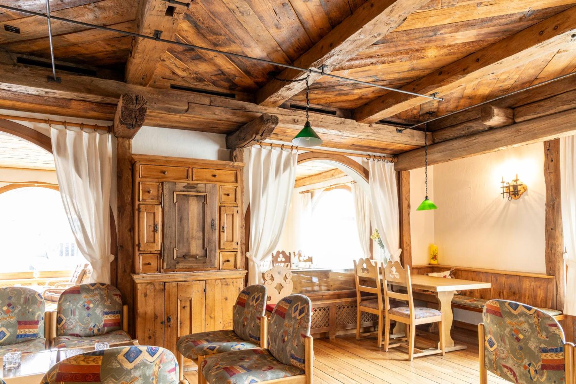 Hotel Chesa Grischa 3*