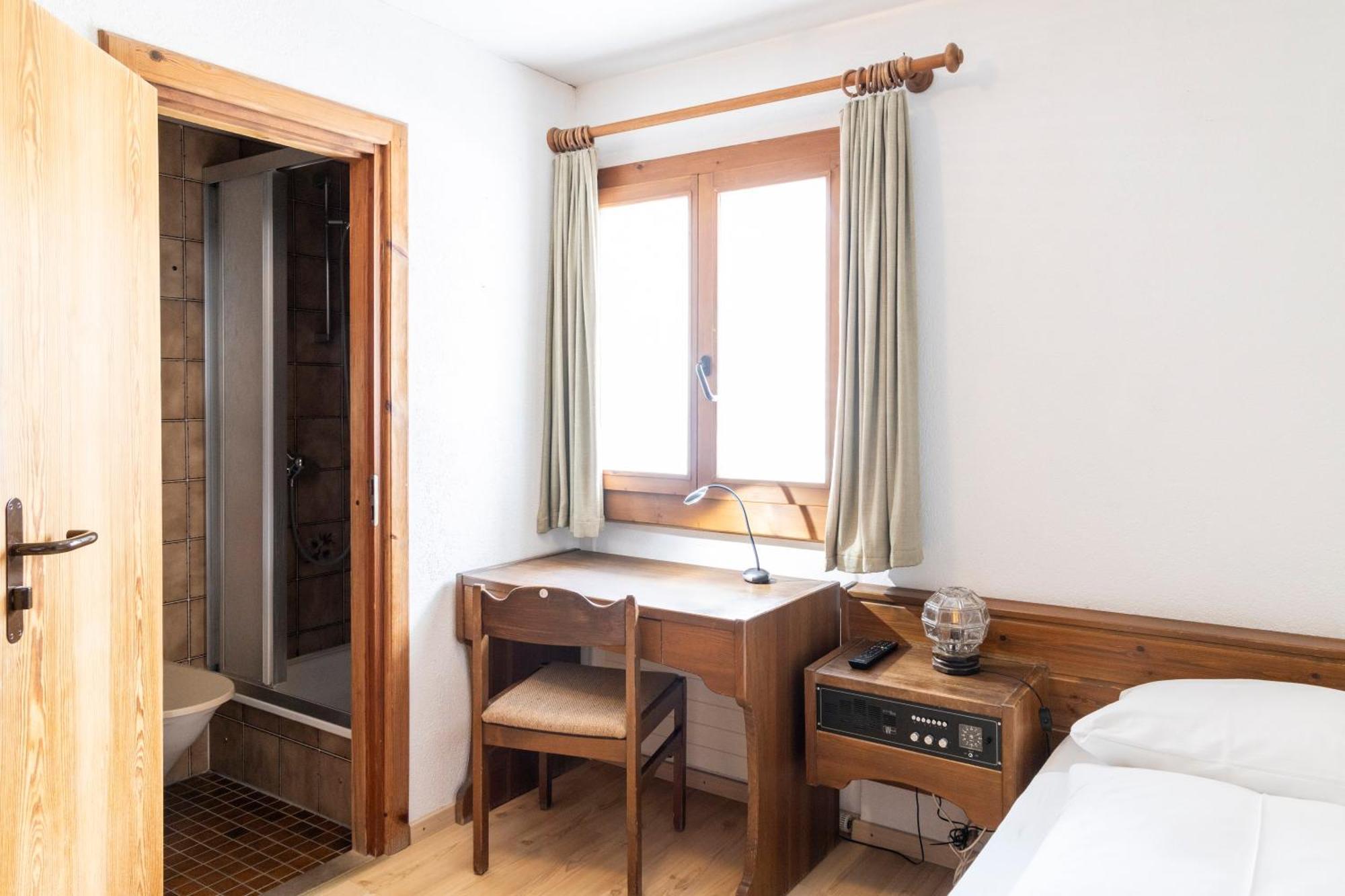Hotel Chesa Grischa 3*